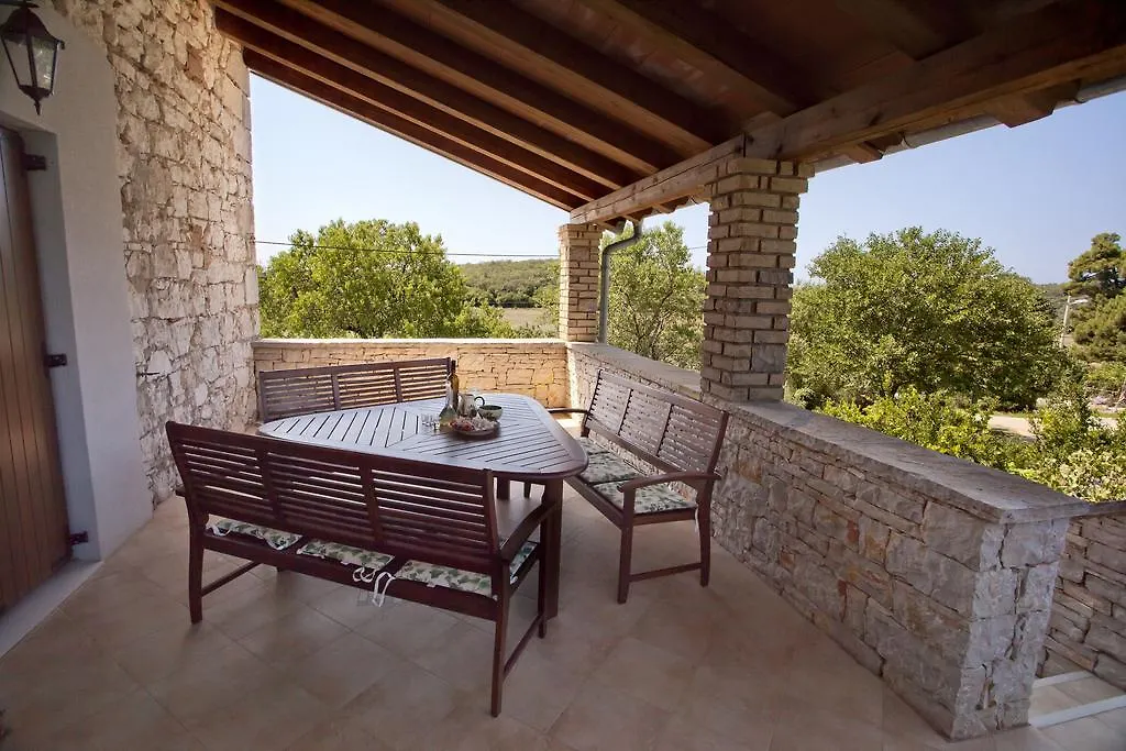 Holiday Home Stancija Becic Mugeba